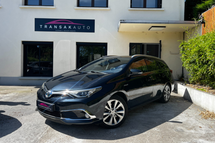 TOYOTA AURIS TOURING SPORTS