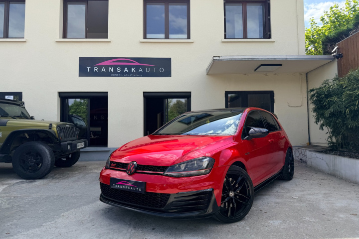 VOLKSWAGEN GOLF
